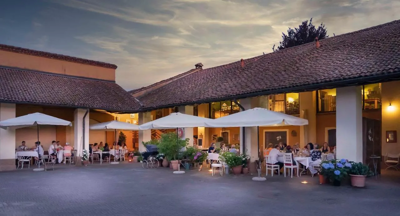 Palazzo Cavagna Sangiuliani Bed & Breakfast Bereguardo